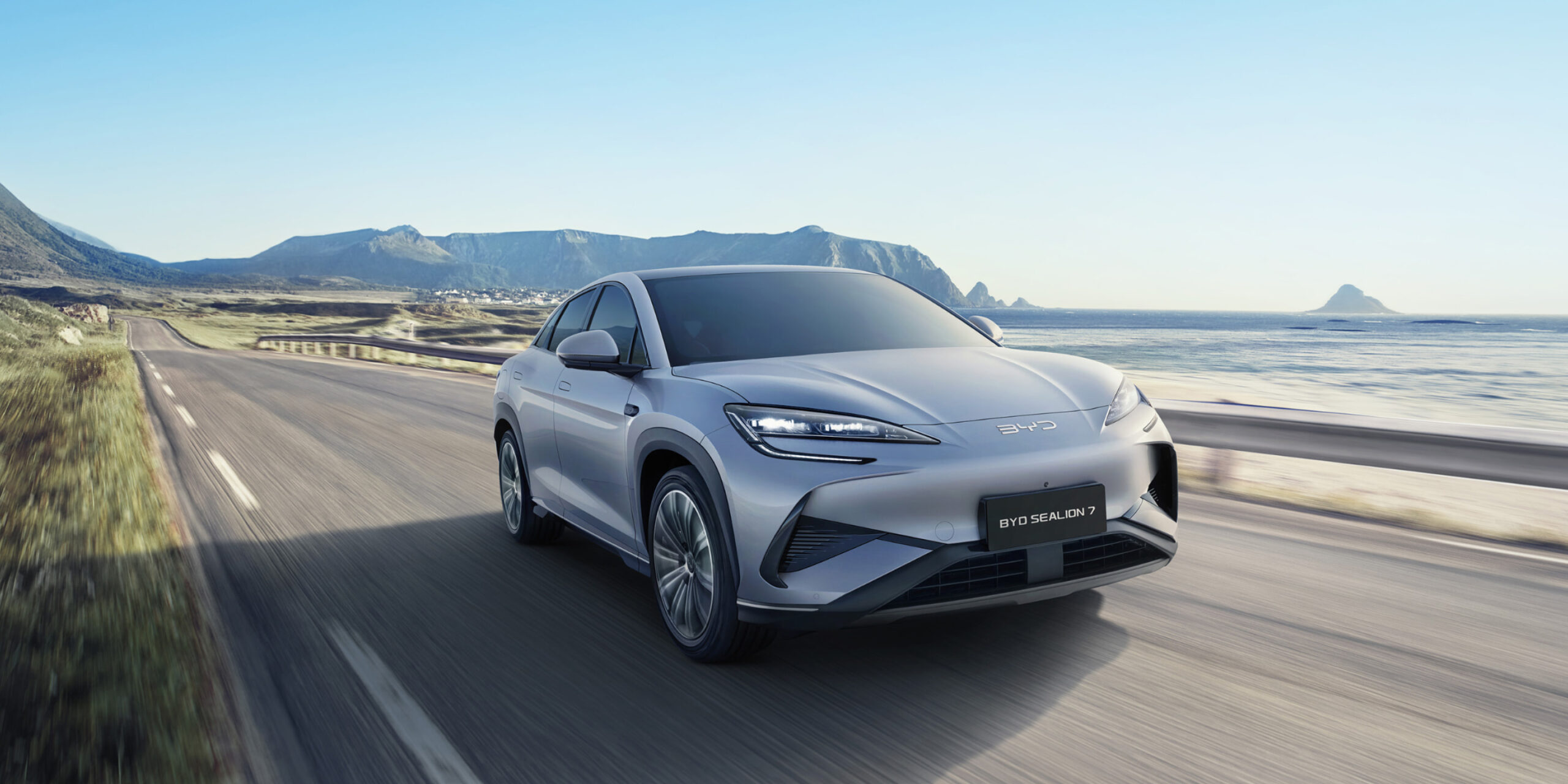BYD PEVS 2025 Hadirkan Lineup Mobil Listrik Futuristik dan Test Drive Indoor Pertama di Indonesia
